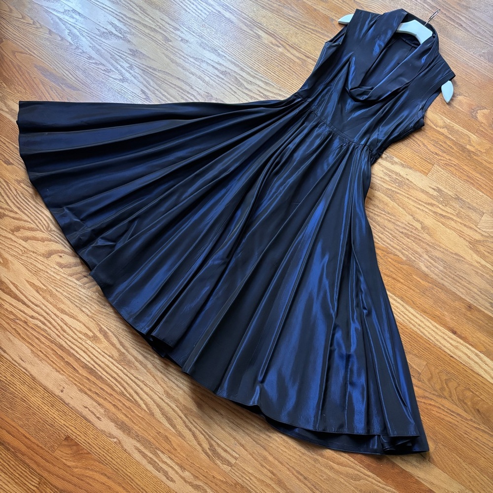 Elegant Navy Blue 1950s Sleeveless Dress